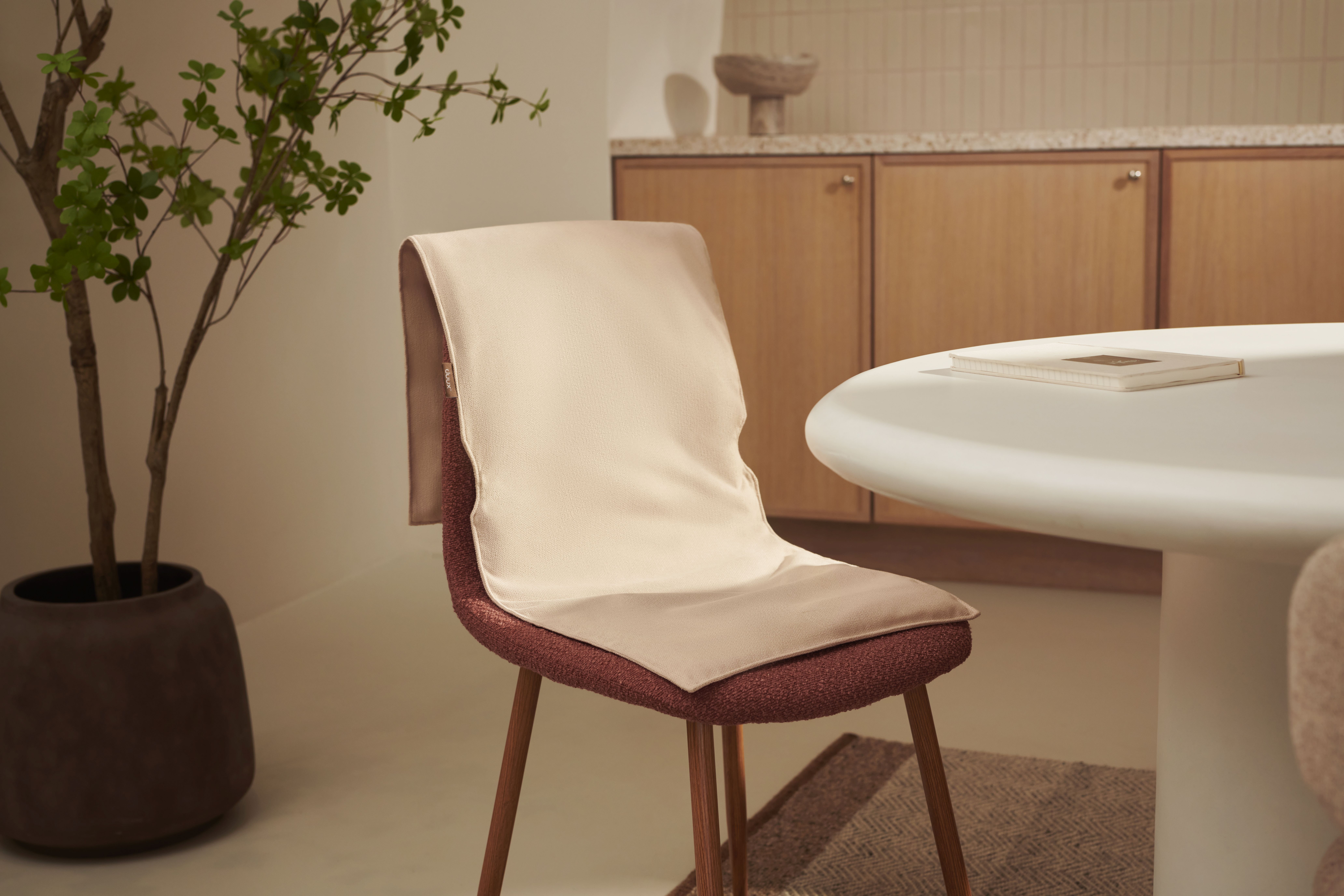 Teplo jako základ: proč vyhřívané polštáře a deky dávají v zimě větší smysl než topení naplno